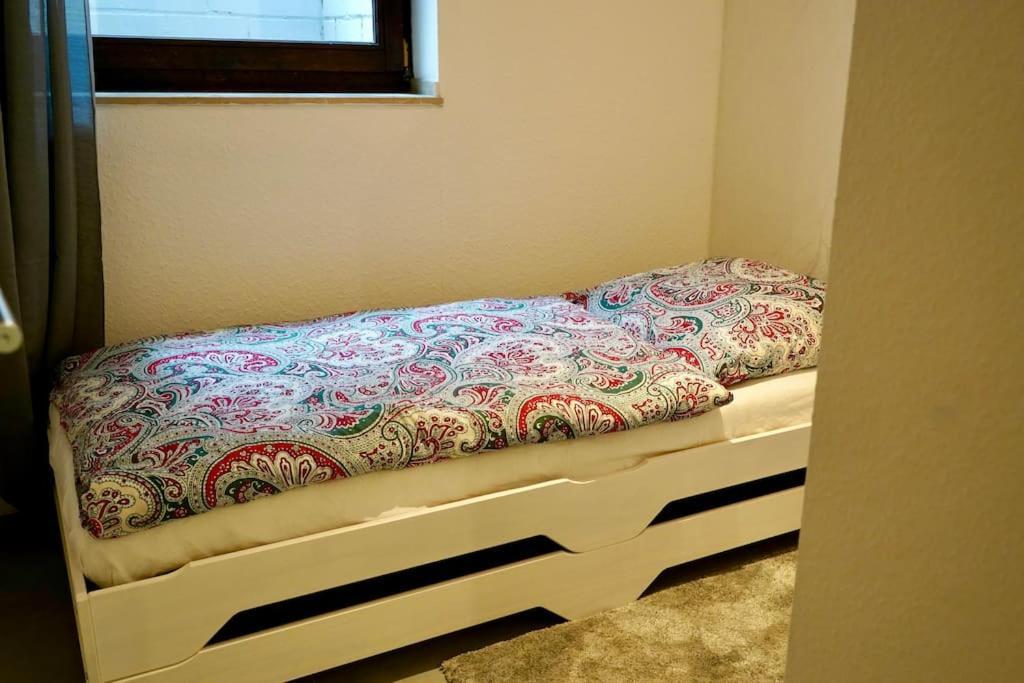 Helle Kellerwohnung Im Gruenen Mit Sauna Appartement *