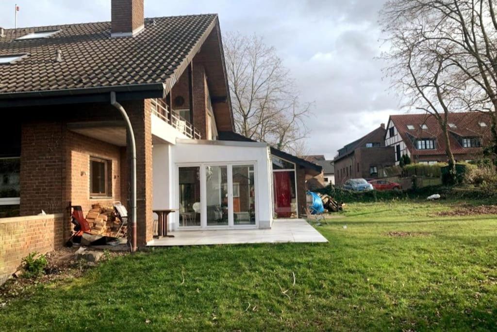 Helle Kellerwohnung Im Gruenen Mit Sauna Appartement